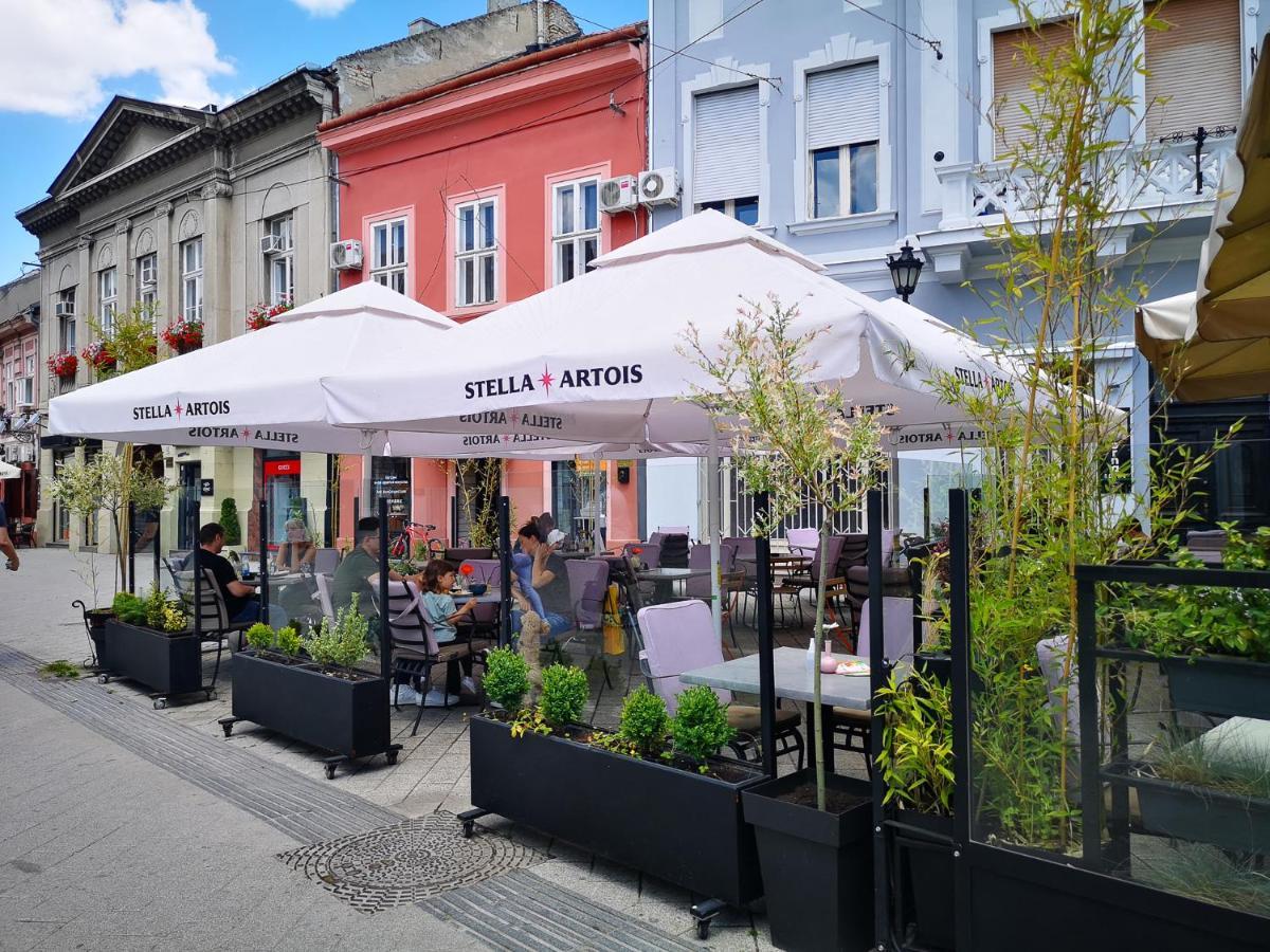 Dunavski Park Studio 2 Novi Sad Exterior foto